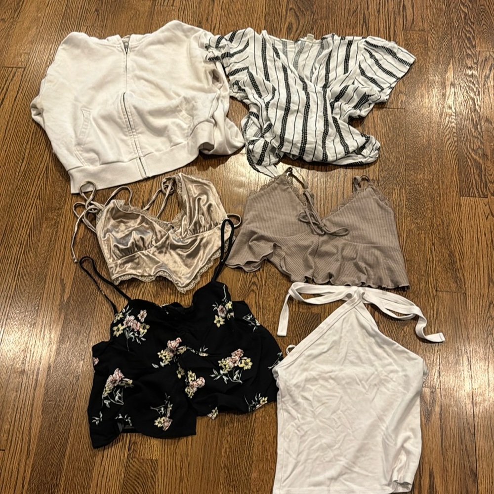 Garage bundle of 5 cropped tops and a white cropped sweatshirt various sizes